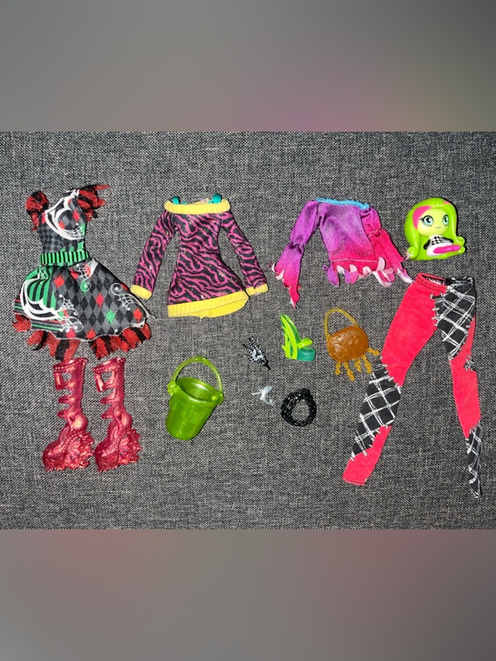 Monster high accessories lot
